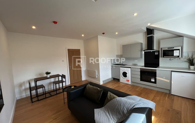 Royal Park Road, Hyde Park, Leeds - Image 1