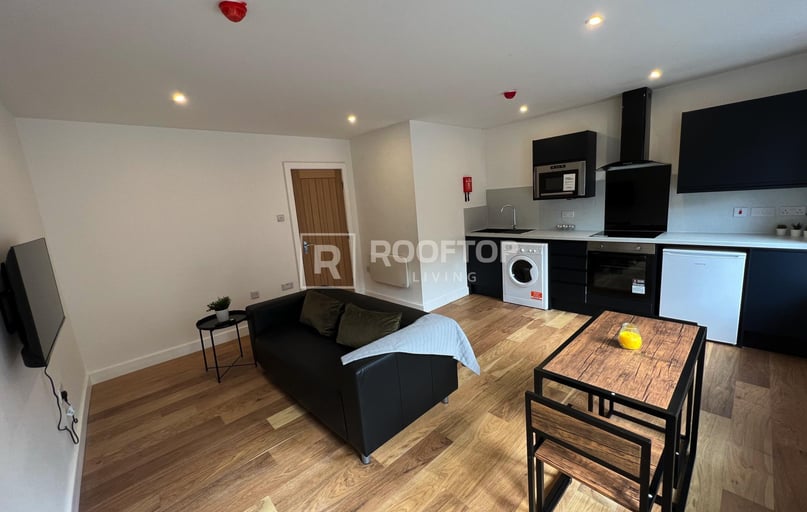 Royal Park Road, Hyde Park, Leeds - Image 1