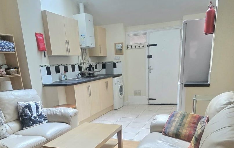 Mettham Street, Lenton, Nottingham - Image 1