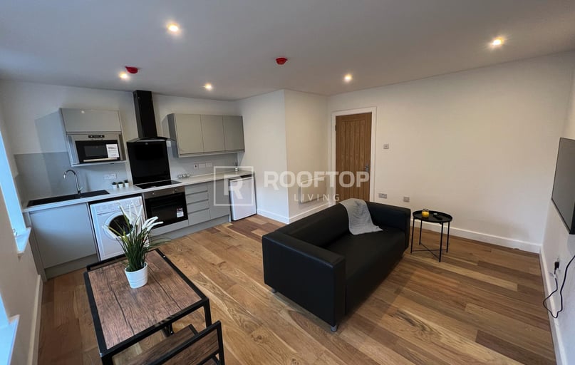 Royal Park Road, Hyde Park, Leeds - Image 1