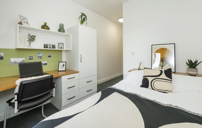 Classic Ensuite, Riverside House, 100 Blackfriars Road, Salford, Manchester - Image 1