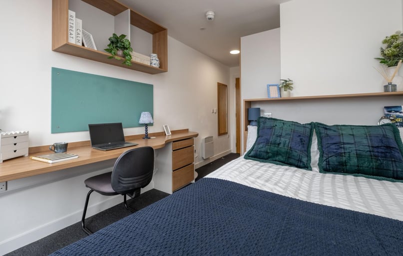 Gold Ensuite, The Elements, Bramall Lane, City Centre, Sheffield - Image 1