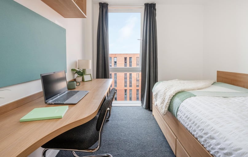 Platinum Ensuite, The Elements, Bramall Lane, City Centre, Sheffield - Image 1