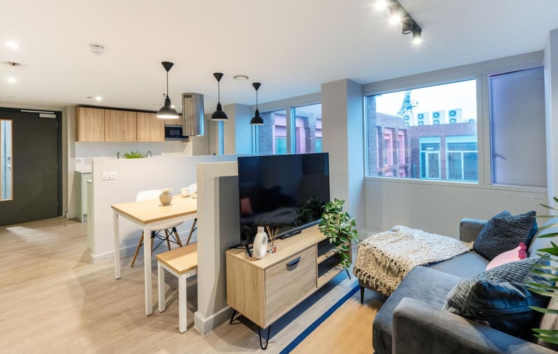 Superior Plus Ensuite, Wick Park, 1 Stour Road, Hackney Wick, London - Image 1