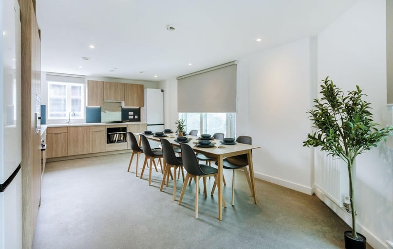 Classic 7-8 Bed Ensuite, Timber Yard, Silverthorne Lane, Near University, Bristol - Image 1