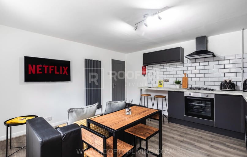 Brudenell Road, Hyde Park, Leeds - Image 1