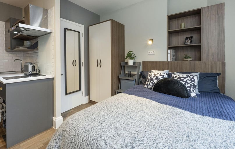 Gold Studio, Chamberlain Place, Corporation Street, Selly Oak, Birmingham - Image 1