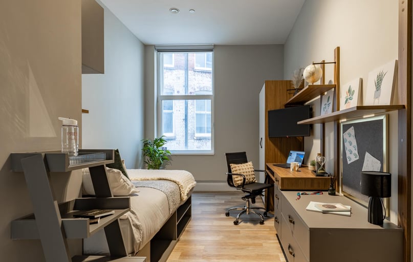 Gold Ensuite, Chamberlain Place, Corporation Street, Selly Oak, Birmingham - Image 1