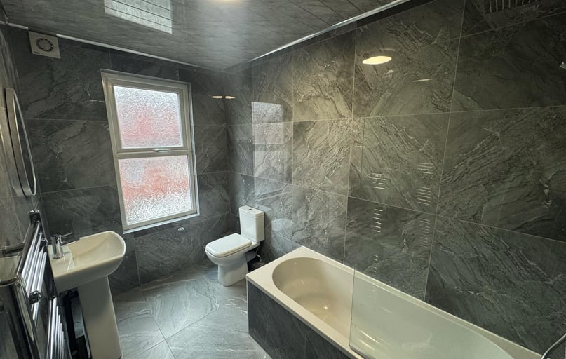 Royal Park Terrace, Hyde Park, Leeds - Image 1