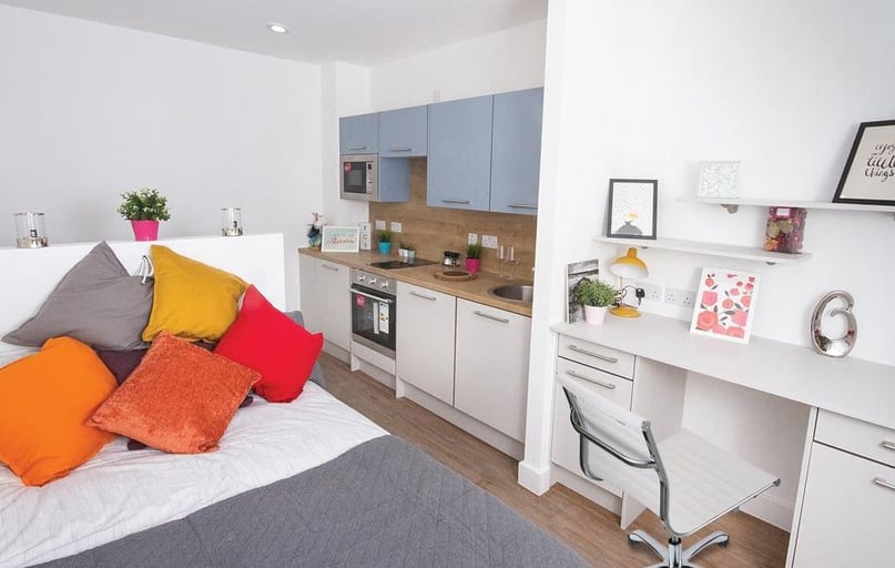 Classic 2 Bed Apartment, Orbital, Ilkeston Road, Canning Circus, Nottingham - Image 1