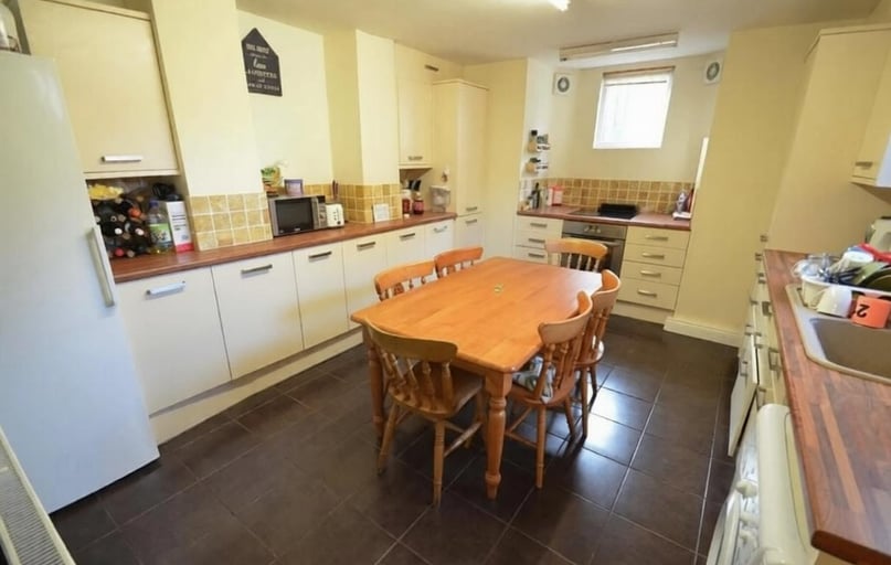 Hartley Avenue, Rampart Road, Leeds - Image 1