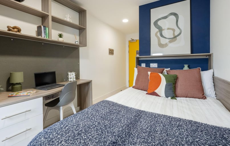 Bronze Ensuite, Foundry Courtyard, 214 Kennedy Street, Glasgow Caledonian University, Glasgow - Image 1