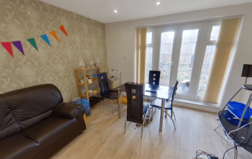 Park Road, Lenton, Nottingham - Image 1