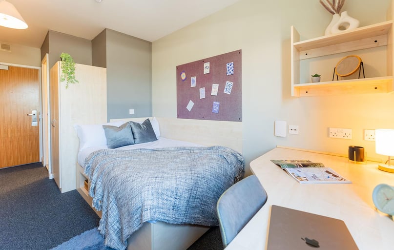Bronze En Suite, St Peters Court, Midland Way, Lenton, Nottingham - Image 1