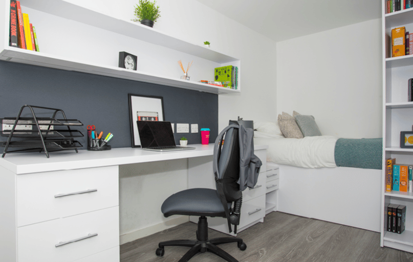 Large Standard Plus Studio, The Cube Ealing, 11 Popes Lane, Ealing, London - Image 1