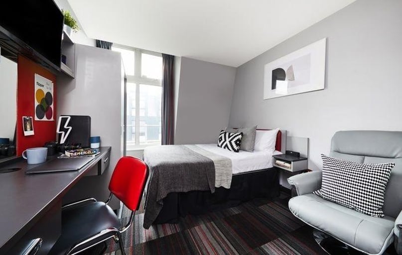Single Studio, Pillar Box, 71A Hertford Street, City Centre, Coventry - Image 1