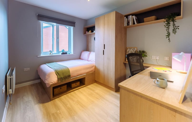 Gold En Suite, St Peters Court, Midland Way, Lenton, Nottingham - Image 1