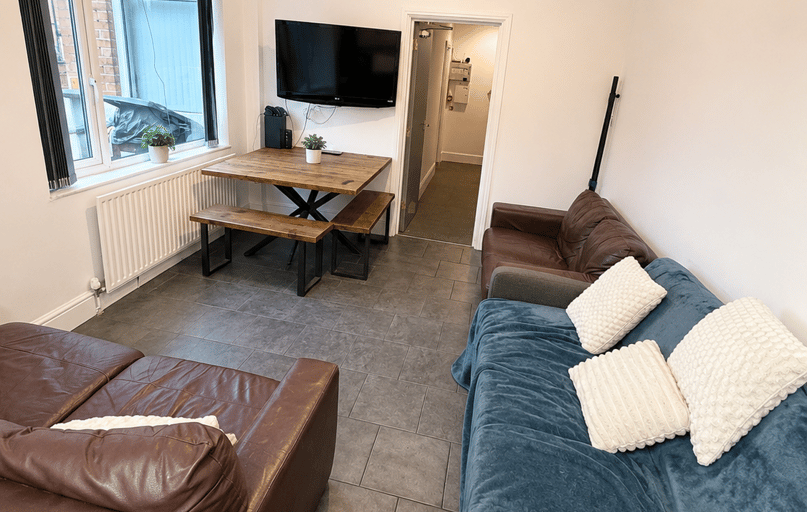 Derby Road, City Centre, Loughborough - Image 1