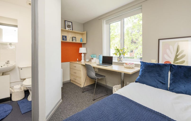 Classic Ensuite, Calthorpe Court, Pershore Road, Edgbaston, Birmingham - Image 1