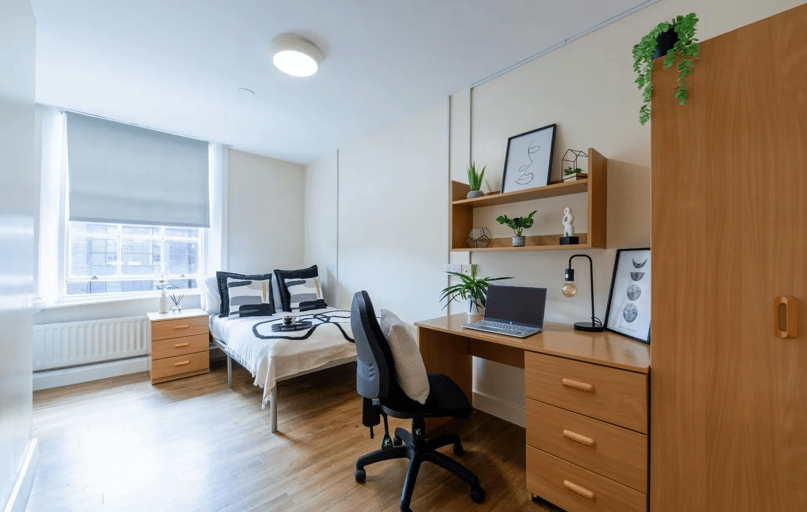 Gold Non Ensuite, Garth Heads, Off Melbourne Street, City Centre, Newcastle - Image 1