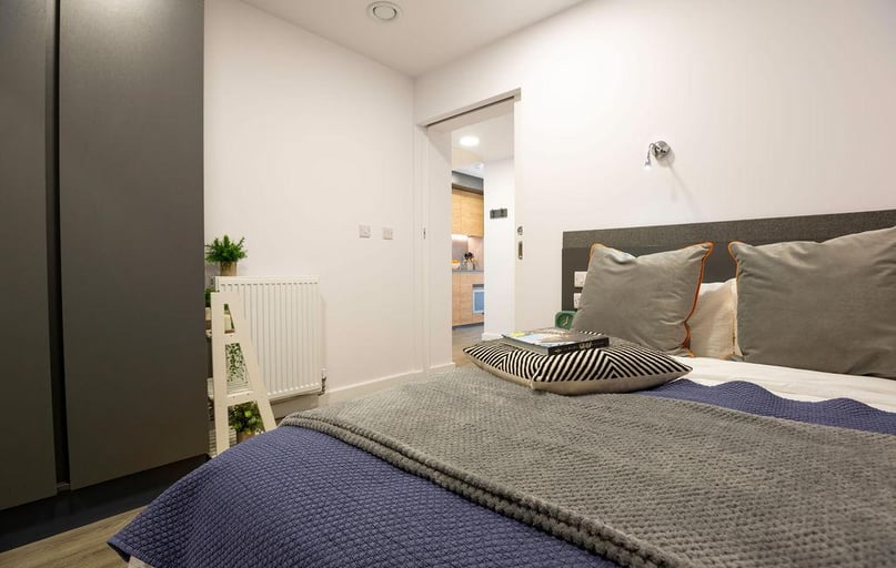 2 Bed Studio, The Valentine, 27-37 Perth Road, Gants Hill, London - Image 1
