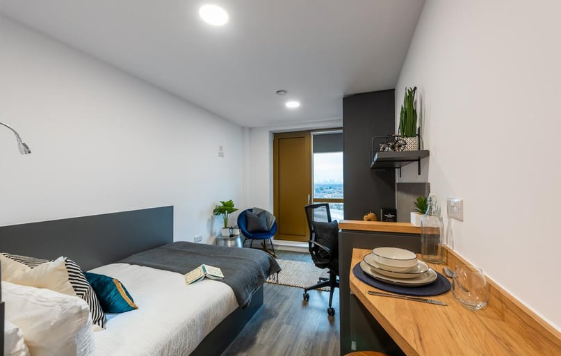 Premium Studio, The Valentine, 27-37 Perth Road, Gants Hill, London - Image 1