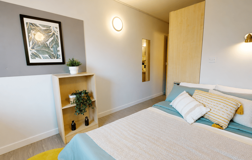 Gold Room Ensuite, Arkwright House, Tumbling Hill Street, City Centre, Bradford - Image 1