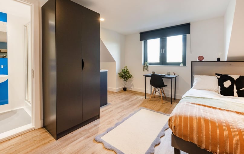 Premium Studio, Hollis Wharf, Lower Bristol Road, Oldfield Park, Bath - Image 1