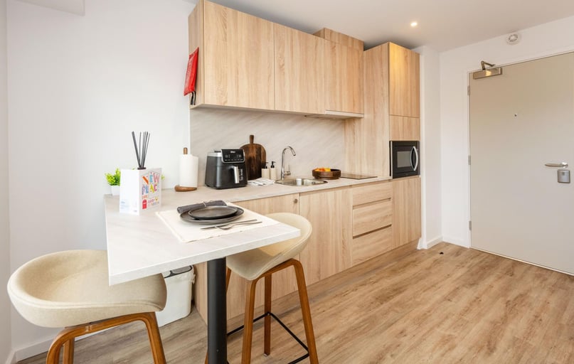 Premium Studio Top Floor, The Fabric Works, 4 Leylands Road, Hyde Park, Leeds - Image 1