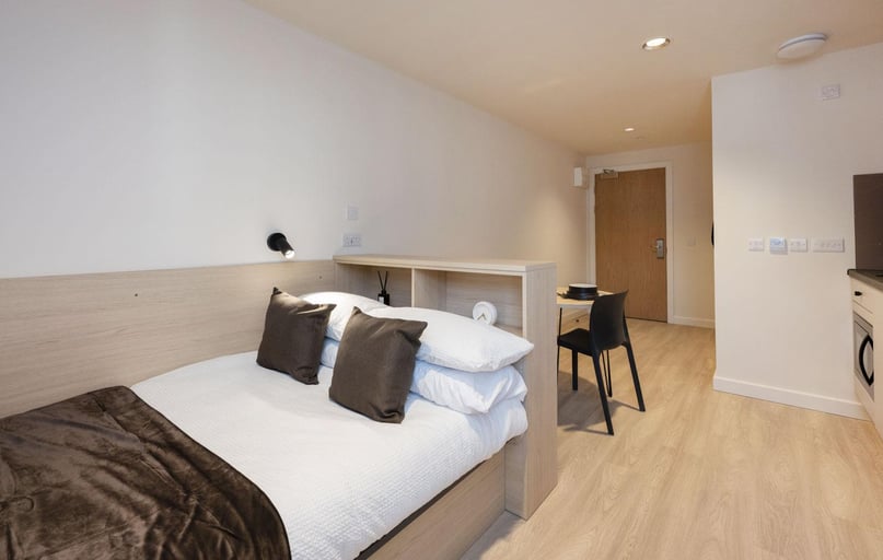 Classic Plus Studio, Straits Mile, 179A Canongate, City Centre, Edinburgh - Image 1