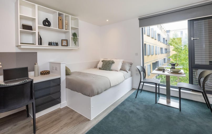 Luxe Studio Plus, Palamon Court, Rhodaus Town, City Centre, Canterbury - Image 1