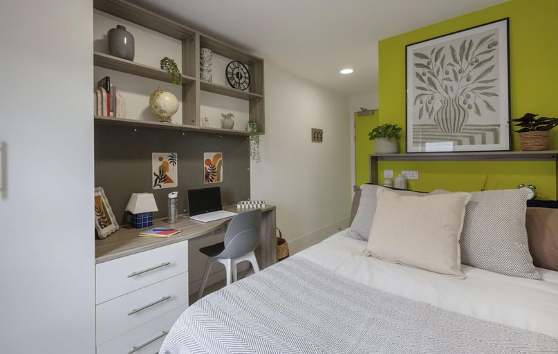 Silver Ensuite, Foundry Courtyard, 214 Kennedy Street, Glasgow Caledonian University, Glasgow - Image 1
