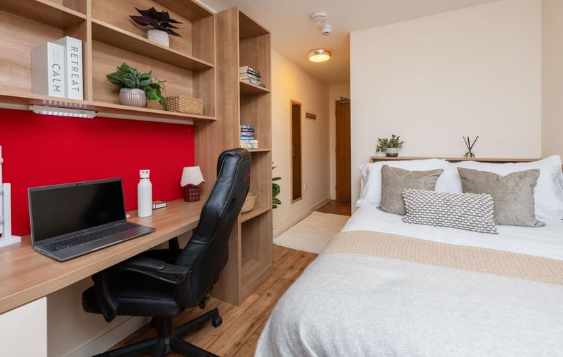 Bronze Ensuite, Abbeygate, 9 Victoria Road, City Centre, Chester - Image 1