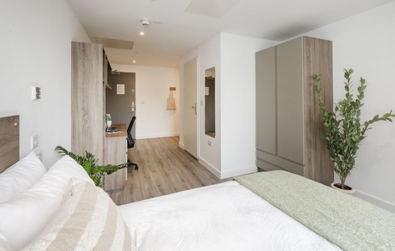 Prestige Ensuite, Howard Gardens, Adamsdown, Cardiff - Image 1