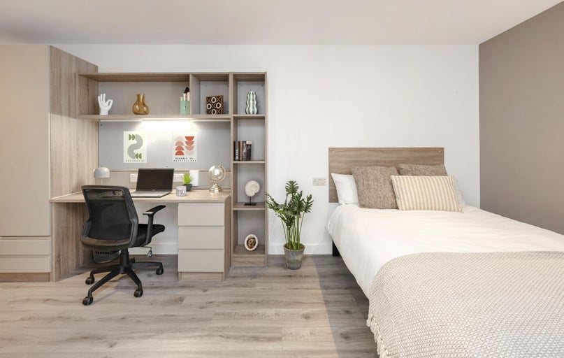 Superior Plus Ensuite, Howard Gardens, Adamsdown, Cardiff - Image 1