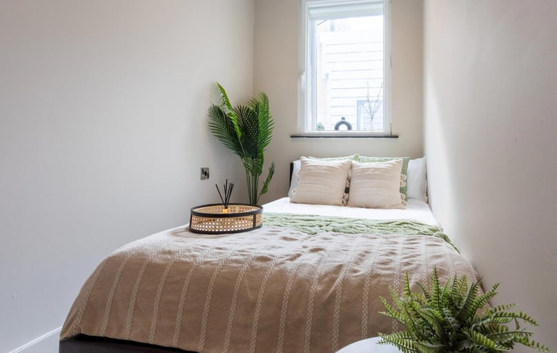 Silver One Bed Apartment, 121 Princess Street, City Centre, Manchester - Image 1