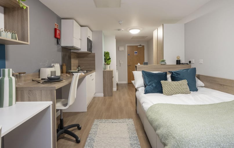 Lower Ground Floor Studio, Haddington Place, 34B, 35 and 37-40 Haddington Place, Marchmont, Edinburgh - Image 1