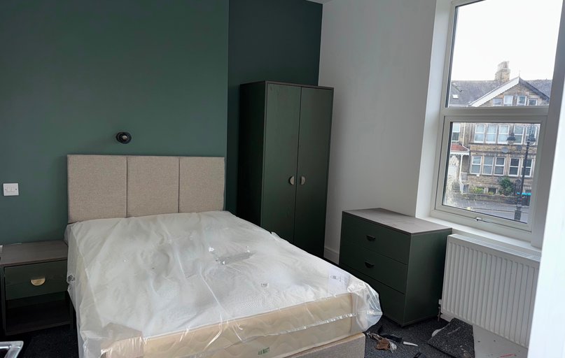 Room 6, 28 Dragon Parade, Cookridge, Leeds - Image 1