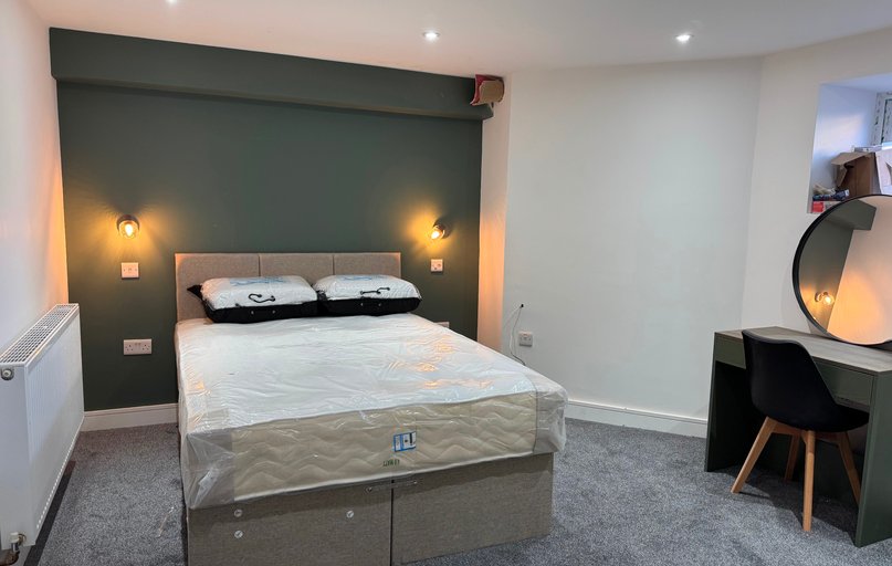 Room 1, 28 Dragon Parade, Cookridge, Leeds - Image 1