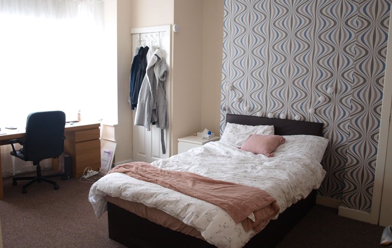 Richmond Mount, Hyde Park, Leeds - Image 1