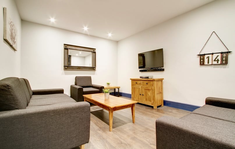 Hyde Park Road, Hyde Park, Leeds - Image 1