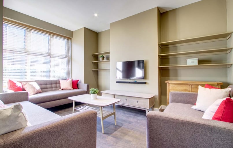 Hessle Terrace, Hyde Park, Leeds - Image 1