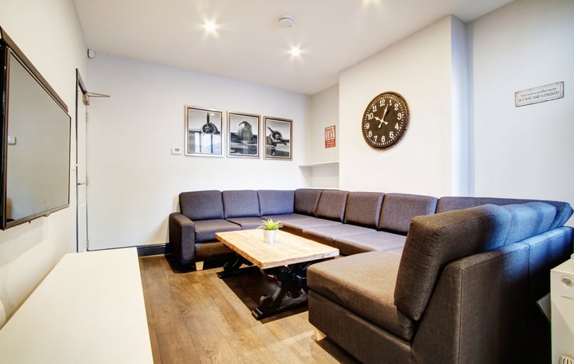 Kimbolton Avenue, Radford, Nottingham - Image 1