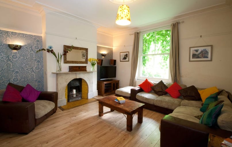 Buckingham Mount, Hyde Park, Leeds - Image 1