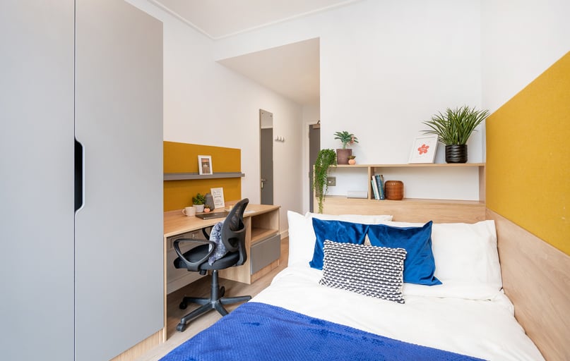 Ensuite Gold, Hillfort House, Moulsecoomb Way, Lewes Road, Brighton - Image 1