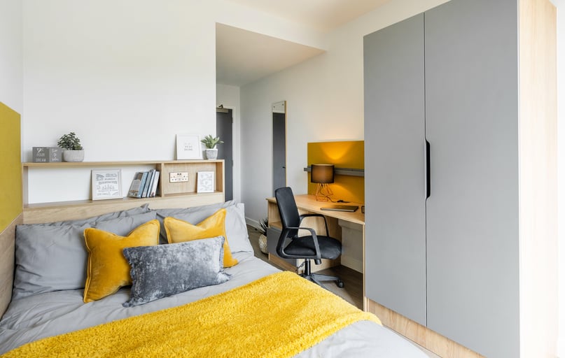 Ensuite Silver, Hillfort House, Moulsecoomb Way, Lewes Road, Brighton - Image 1