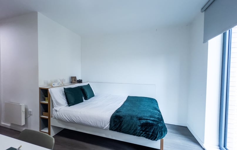 Ensuite Gold, Dobbie’s Point, North Hanover Street, City Centre, Glasgow - Image 1