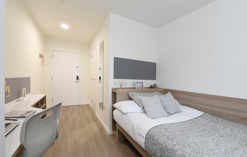 Ensuite Bronze - Upper Floor, St Mungo's,  200 St James Road, City Centre, Glasgow - Image 1