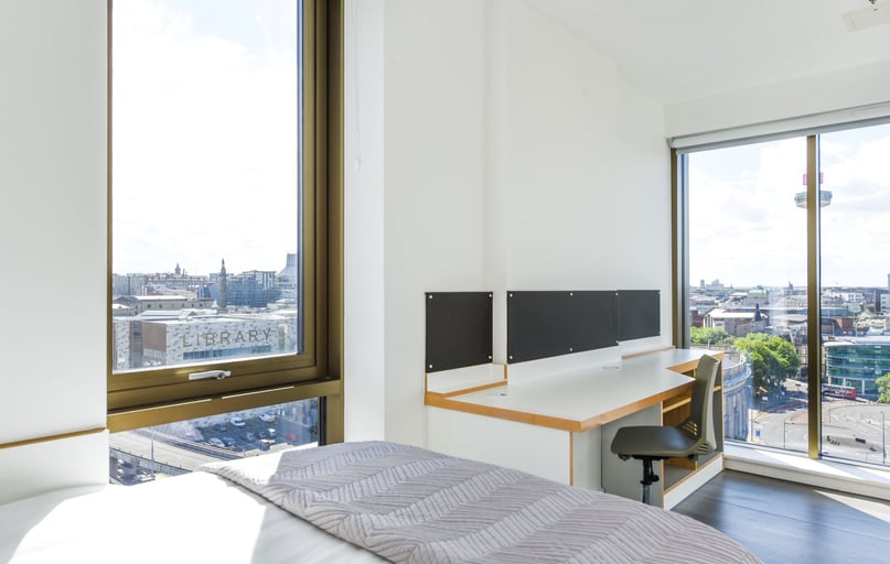 Ensuite gold - city view, Byrom Point, 72 Great Crosshall Street, City Centre, Liverpool - Image 1