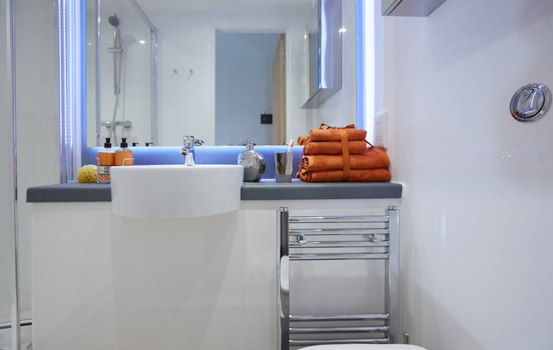 Ensuite - Silver Plus, Mannequin House, 5 Blackhorse Lane, Walthamstow, London - Image 1